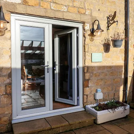 بيت للعطل Tawny